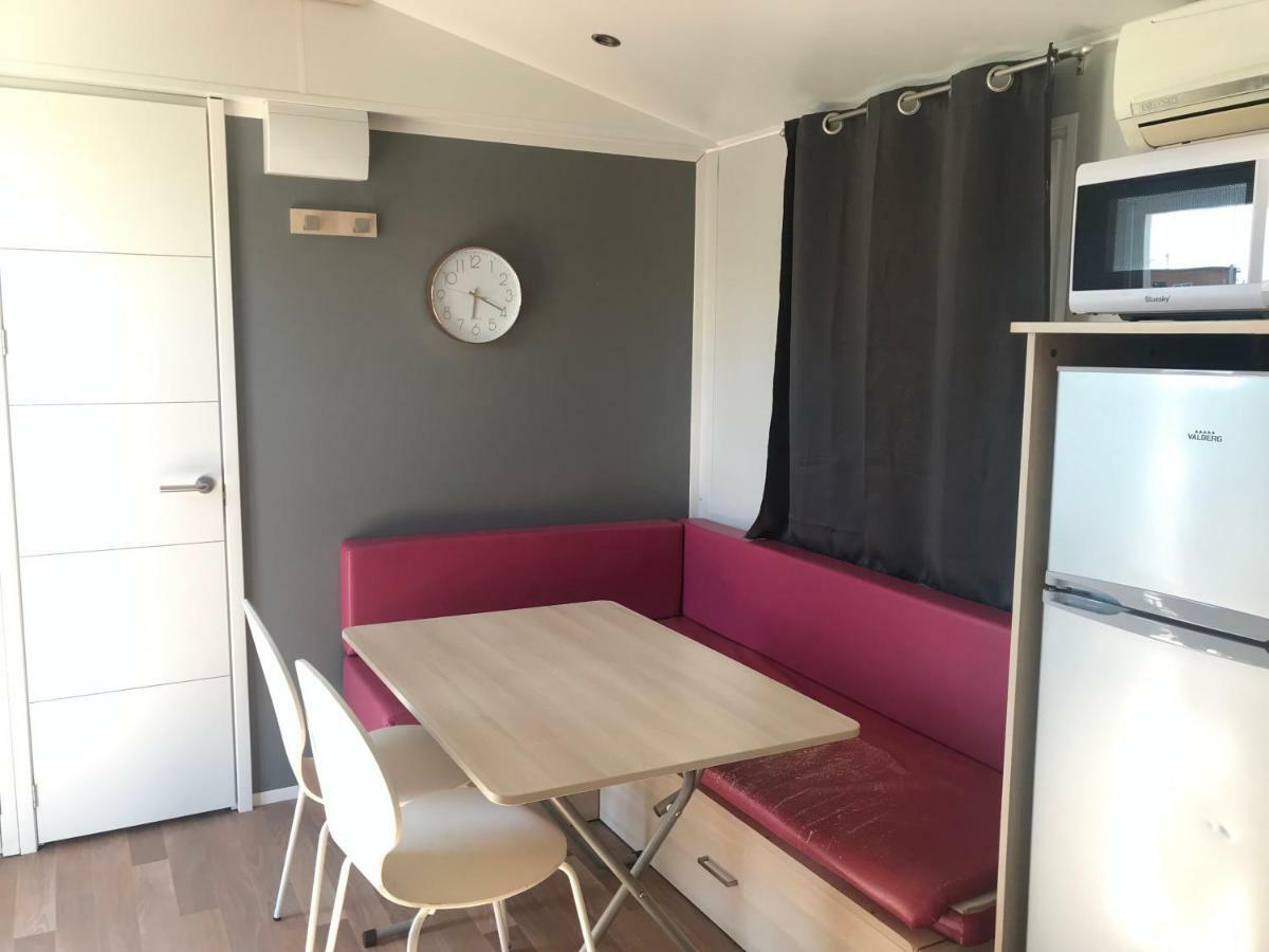 Camping Horizon Bar 弗龙蒂尼昂 外观 照片