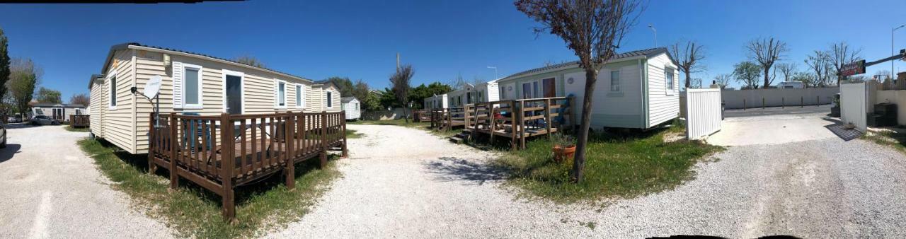 Camping Horizon Bar 弗龙蒂尼昂 外观 照片